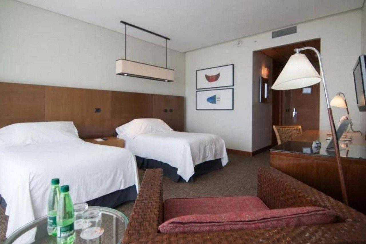 Enjoy Coquimbo Hotel Bagian luar foto A room at the hotel