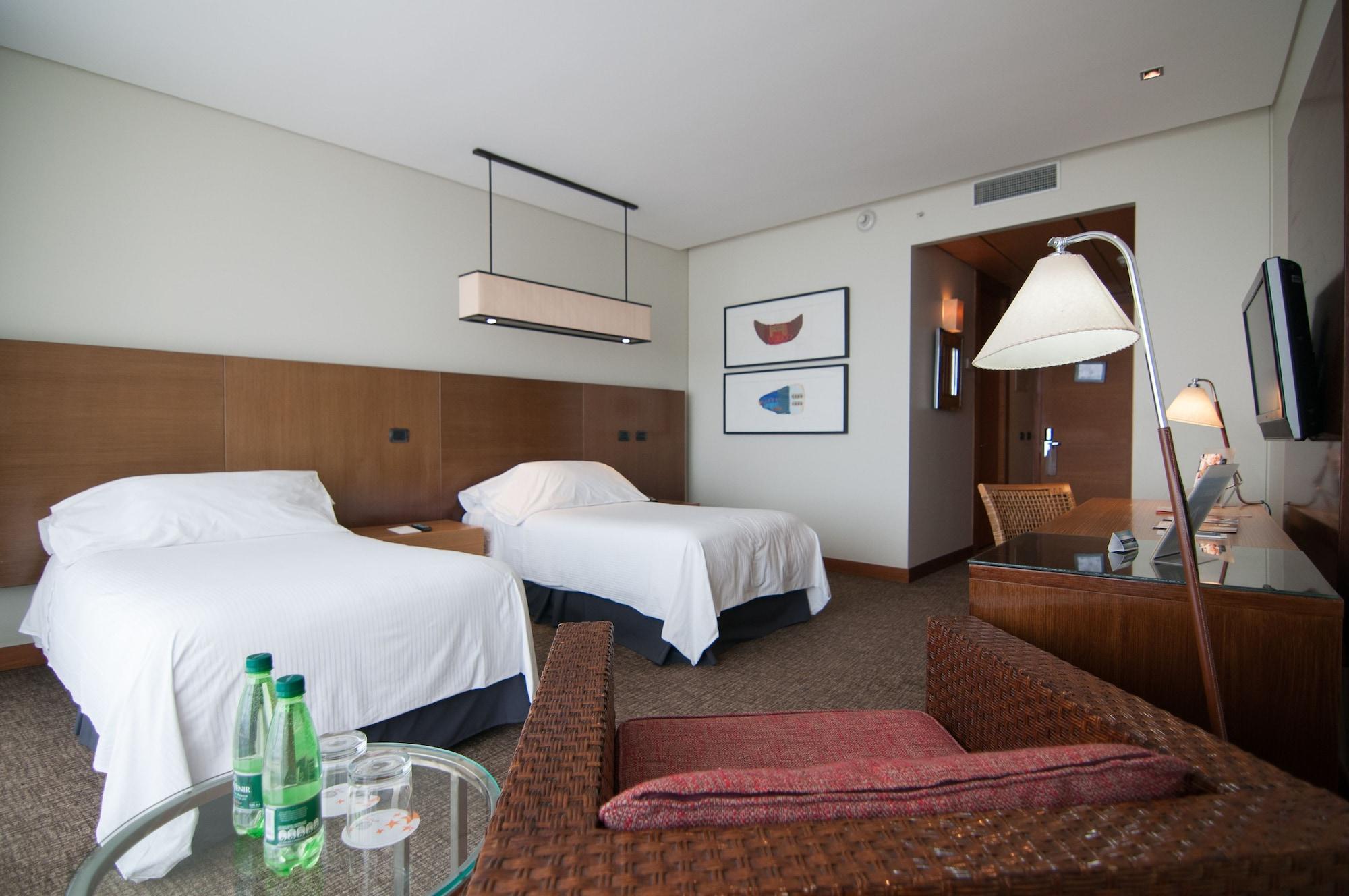Enjoy Coquimbo Hotel Bagian luar foto A room at the hotel
