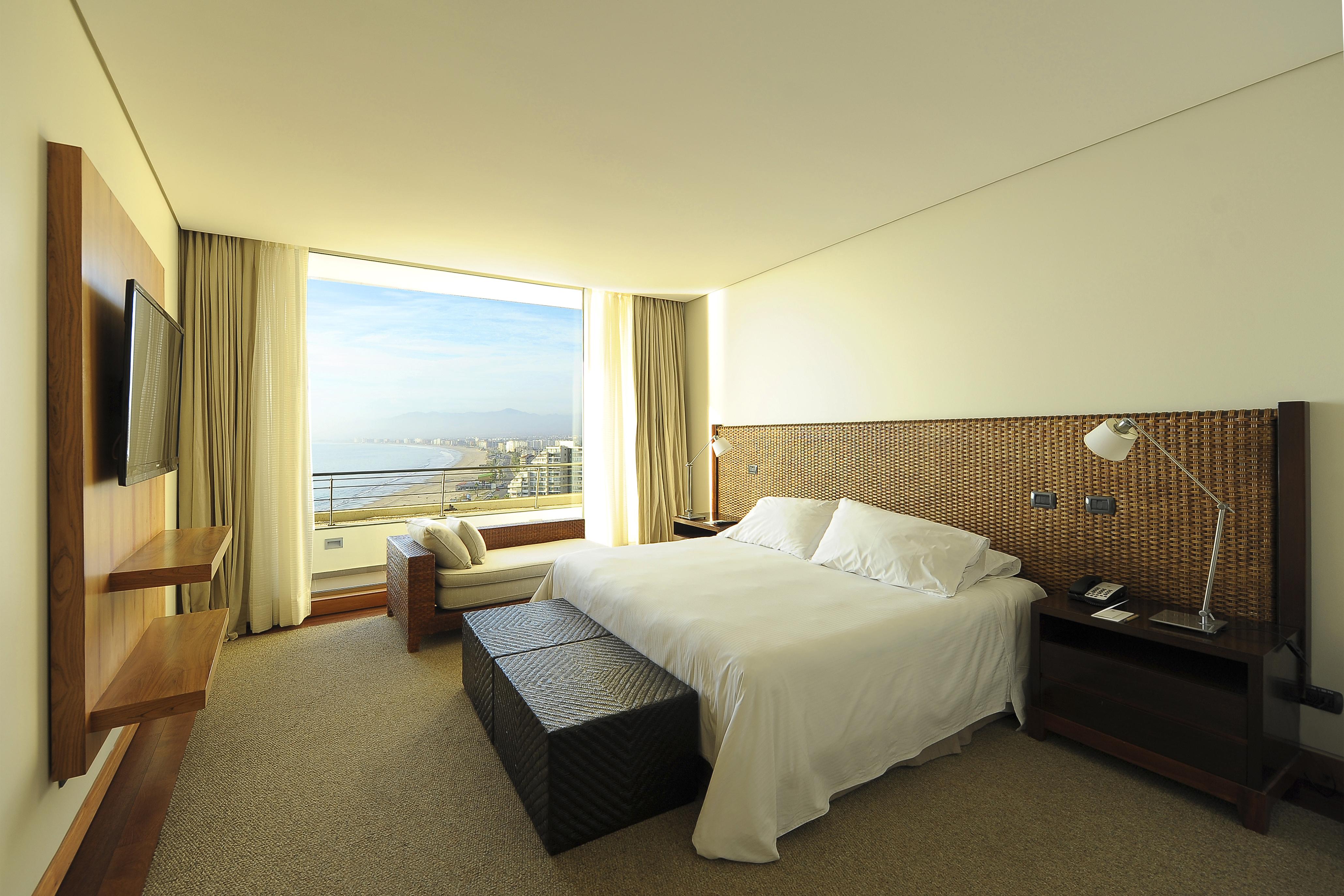 Enjoy Coquimbo Hotel Bagian luar foto A bedroom at the Sheraton Lima Hotel