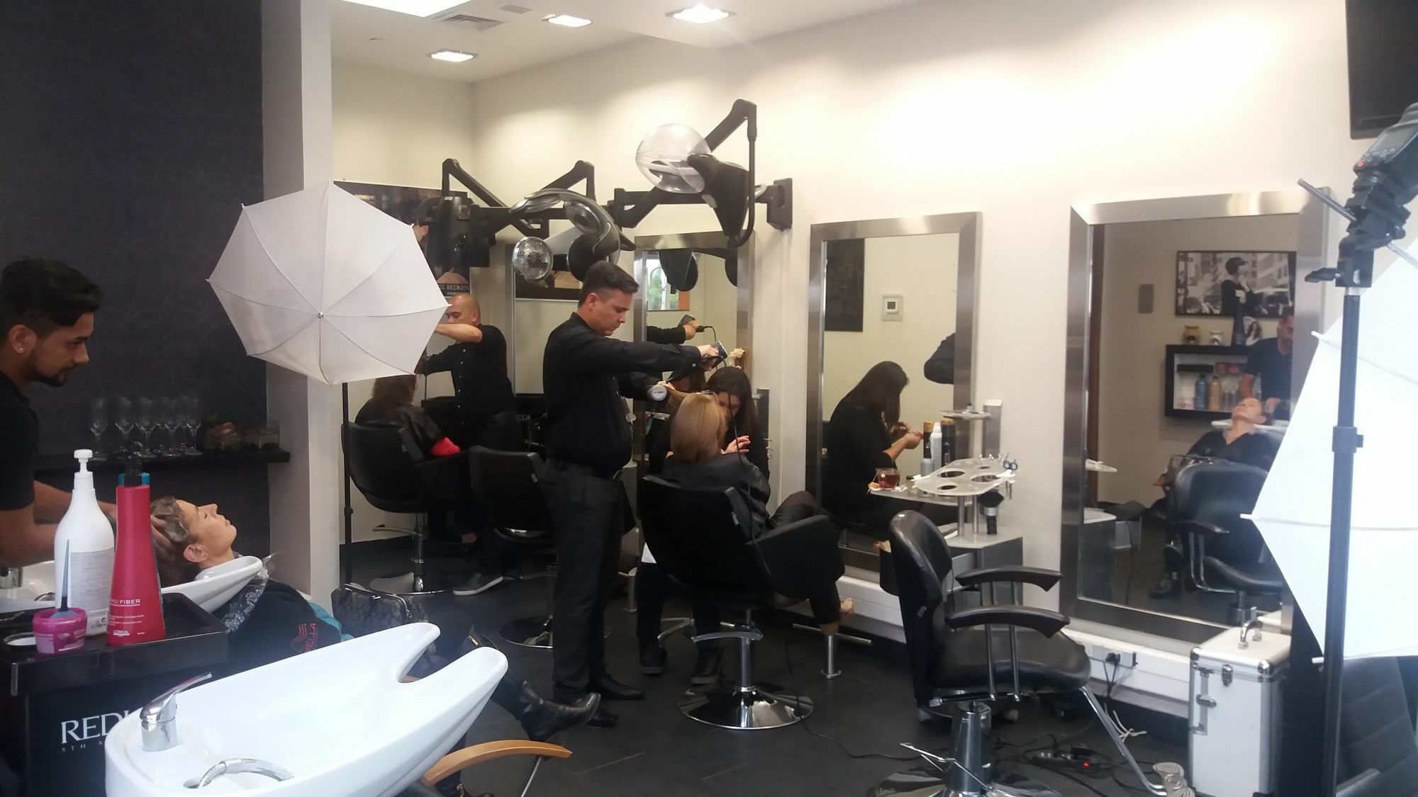 Enjoy Coquimbo Hotel Bagian luar foto A hair salon in Paris, France