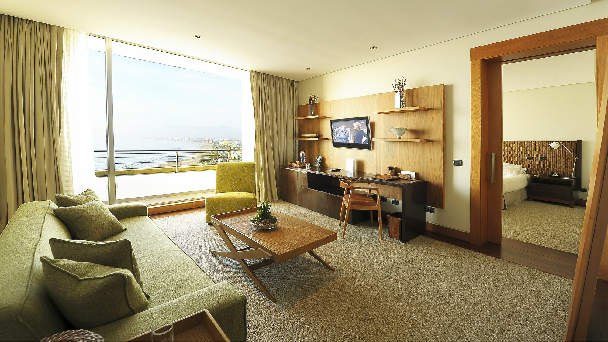 Enjoy Coquimbo Hotel Bagian luar foto A suite at the InterContinental