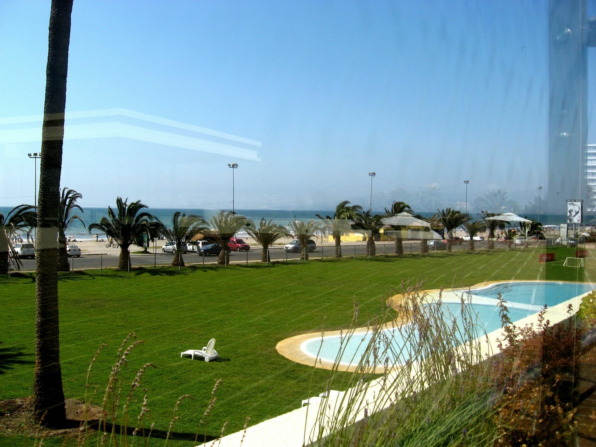 Enjoy Coquimbo Hotel Bagian luar foto View of the beach from the hotel