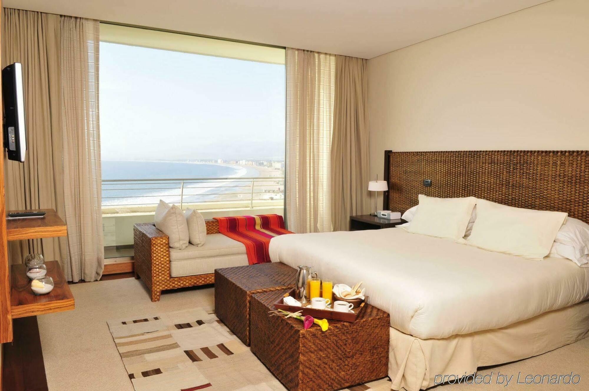 Enjoy Coquimbo Hotel Bagian luar foto A room at the Sheraton Lima Hotel